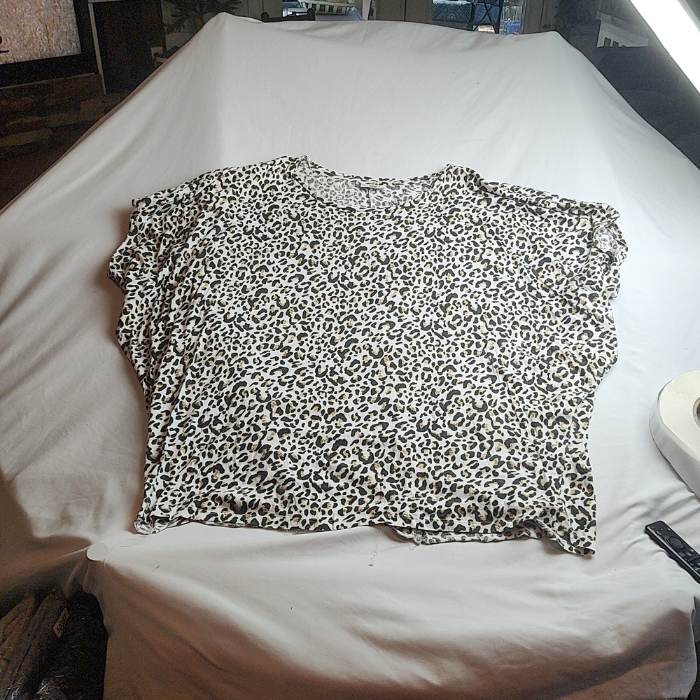 Wonderly Studio Leopard Print Short Sleeve Top Women's Size XXL